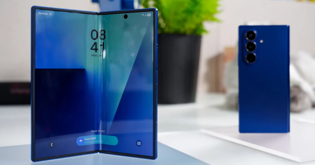 Folding Smartphones – Pros & Cons (2025 Guide)